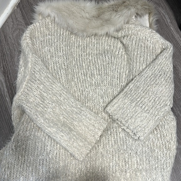 ANTHROPOLOGIE Sleeping On Snow Fluffy Faux Fur Cardigan Size Medium✨ - Picture 11 of 11